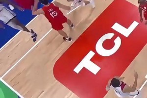 現(xiàn)在需要你更加神奇了！美國男籃名場面：大橋自罰自搶三分絕平！