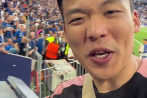 慌得一批??王楚淇現(xiàn)場觀戰(zhàn)歐冠決賽：穿巴黎球衣在國米區(qū)看臺