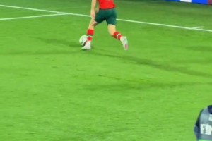 太強(qiáng)了??德國(guó)三人都防不住維蒂尼亞