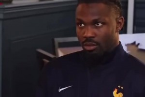 法國隊(duì)內(nèi)祝賀巴黎奪歐冠，姆巴佩看向圖拉姆狂笑??