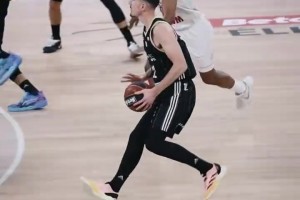 為老東家積攢好運(yùn)？羅伯森季后賽連拿MVP！