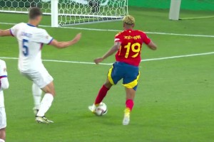 西班牙5-1打花法國！亞馬爾小角度捅射得手梅開二度！