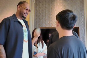 ??英雄聯(lián)盟名人堂：傳奇跨界！Anthony祝賀Uzi入選名人堂