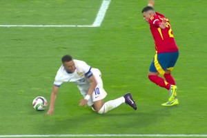 法國扳回一城！姆巴佩造點親自主罰命中！法國1-4落后西班牙！