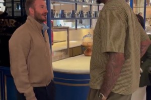 聊啥呢？安東尼和貝克漢姆兩位大佬在中國澳門相聚~