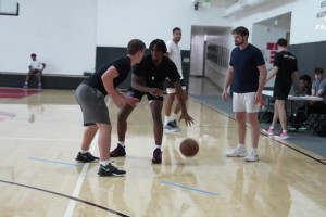 彌補(bǔ)年輕時(shí)的遺憾！名場(chǎng)面：卡特節(jié)目上“隔扣”奧尼爾！