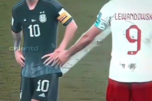 當(dāng)年萊萬的不斷糾纏最終讓梅西忍無可忍??