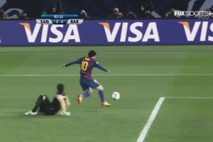 梅西這一戰(zhàn)打服19歲的內(nèi)馬爾！11年世俱杯梅西2球助巴薩奪冠！