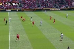 慘案預(yù)定！科曼面對多人包夾冷靜推射破門，拜仁21分鐘4球領(lǐng)先