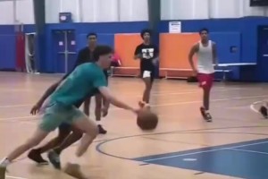 打一場(chǎng)征信沒(méi)了！三球打個(gè)野，渾身假動(dòng)作不停