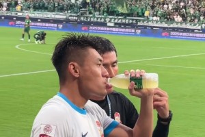 故地重游??，實(shí)拍：邵佳一和楊智率領(lǐng)西海岸眾將在工體踩場熱身