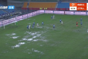 踢水球？中甲南通支云vs遼寧鐵人比賽場地如同大泥坑