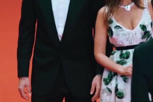 眼光一直在線??！法媒：本澤馬將于7月與美女演員結(jié)婚