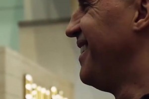 還記得克雷斯波當(dāng)年飄逸的長發(fā)，而今當(dāng)了主教練后滿頭白發(fā)??