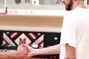 麥迪：05年系列賽被操控了，裁判一直針對姚明，我還能做什么呢？