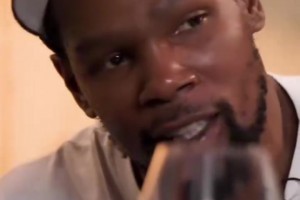 該死的踩線兩分！KD：籃網(wǎng)三巨頭失敗主要原因就是傷??！