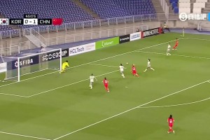 半場(chǎng)結(jié)束前遭扳平！潘紅艷撲救不遠(yuǎn)，韓國(guó)女足補(bǔ)射扳平