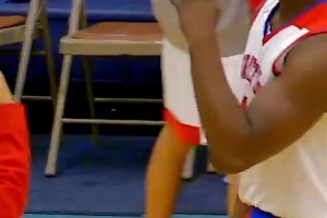 這次不放大學集錦了！來看看錫安高中是怎樣打球的????