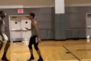 這幅快退役時期的甜瓜，進(jìn)攻上也不是一般人防得住的