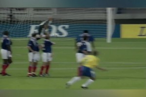 誰更厲害？小羅，小儒尼尼奧，卡洛斯超級神級任意球破門！