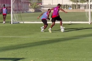 太秀了！塞維利亞球員巴代踩單車戲耍進球??