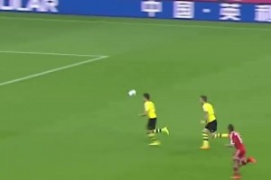 渣叔：一切盡在掌握中！名場(chǎng)面：霍夫曼接帕帕長(zhǎng)傳挑射破門(mén)！