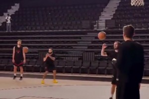 申京和范喬丹夏天苦練三分 再加上杜蘭特火箭下賽季直接起飛??