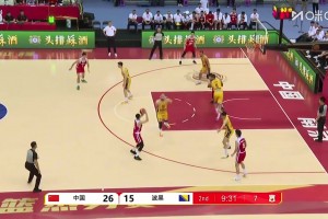 對(duì)手被晃暈了！胡明軒非常帥氣的背運(yùn)，隨后銜接一記精準(zhǔn)三分！