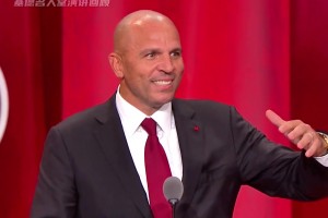 基德調(diào)侃諾維茨基，當(dāng)年是我?guī)銑Z的冠！回顧基德名人堂演講！