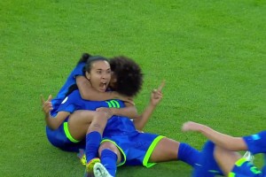 真的太強(qiáng)了！39歲瑪塔補(bǔ)時(shí)凌空世界波絕平！巴西3-3進(jìn)加時(shí)賽！