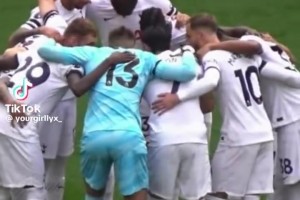 永遠(yuǎn)的熱刺隊(duì)長(zhǎng)！你沒注意到的孫興慜：完美的領(lǐng)導(dǎo)力！