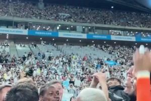 孫興慜告別戰(zhàn)！好友樸敘俊作為特別嘉賓為比賽開球