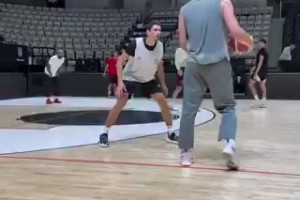 火箭球星申京開啟訓(xùn)練備戰(zhàn)歐錦賽 突破背打傳球樣樣精通啊~