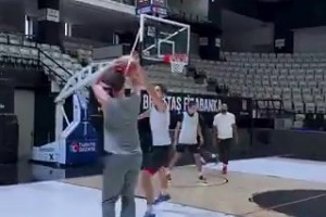 土耳其男籃絕對核心??火箭中鋒申京備戰(zhàn)歐錦賽，展現(xiàn)全能身手