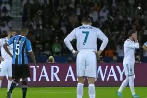 三球王成名戰(zhàn)之一！J聯(lián)賽補(bǔ)時最后一分鐘千里走單騎送助攻！