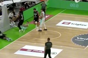 斯洛文尼亞與德國隊熱身賽東契奇與德國球員起沖突