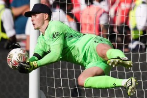 曼聯(lián)出品！迪恩-亨德森集錦:門線技術(shù)&預(yù)判一絕,水晶宮后防支柱