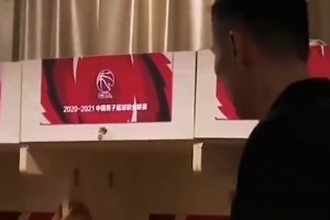 杜鋒早期訓(xùn)胡明軒：游戲機(jī)要玩到啥時(shí)候，除了打王者榮耀還會(huì)啥