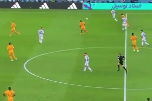 德容：永遠(yuǎn)不會忘記梅西對陣我們的那記傳球，甚至在夢里都不可能