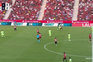 馬洛卡雪上加霜！莫爾萊內(nèi)斯放倒亞馬爾！兩黃變一紅被被罰下！