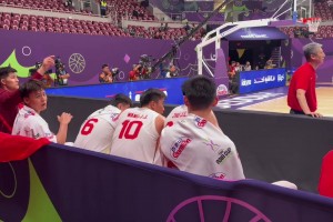 男籃內(nèi)外雙核！趙睿和胡金秋場(chǎng)下也一直討論戰(zhàn)術(shù) 全身心投入比賽