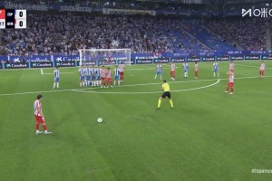 ??這腳法太強了！阿爾瓦雷斯任意球世界波直掛死角！