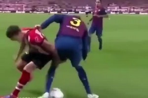 這次你又被我看穿了！名場(chǎng)面：皮克提前預(yù)判上演精彩搶斷！