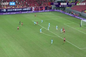 韋少太自信了！韋世豪不等球落地直接抽射偏出