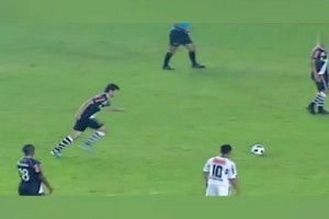 宇宙級(jí)任意球大師小儒尼尼奧！對手：我們寧愿給他罰點(diǎn)球！