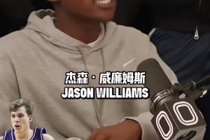 鞋不要了！球隊(duì)成績(jī)差球迷狂扔鞋子表達(dá)不滿！