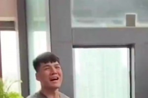 還是沒(méi)來(lái)？朱芳雨此前喊話陳國(guó)豪：有沒(méi)有興趣來(lái)宏遠(yuǎn)？陳國(guó)豪：等你安排了