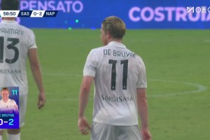 意甲首秀進(jìn)球！德布勞內(nèi)定位球傳中，無人碰到皮球直接入網(wǎng)！