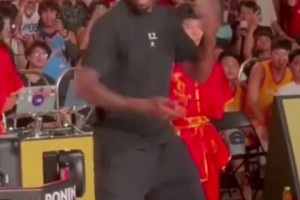 都是奪冠熱門！美媒發(fā)問：25年快船VS20年快船，打一個系列賽誰會贏？