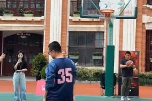 靜雨立棍單打羅斯！